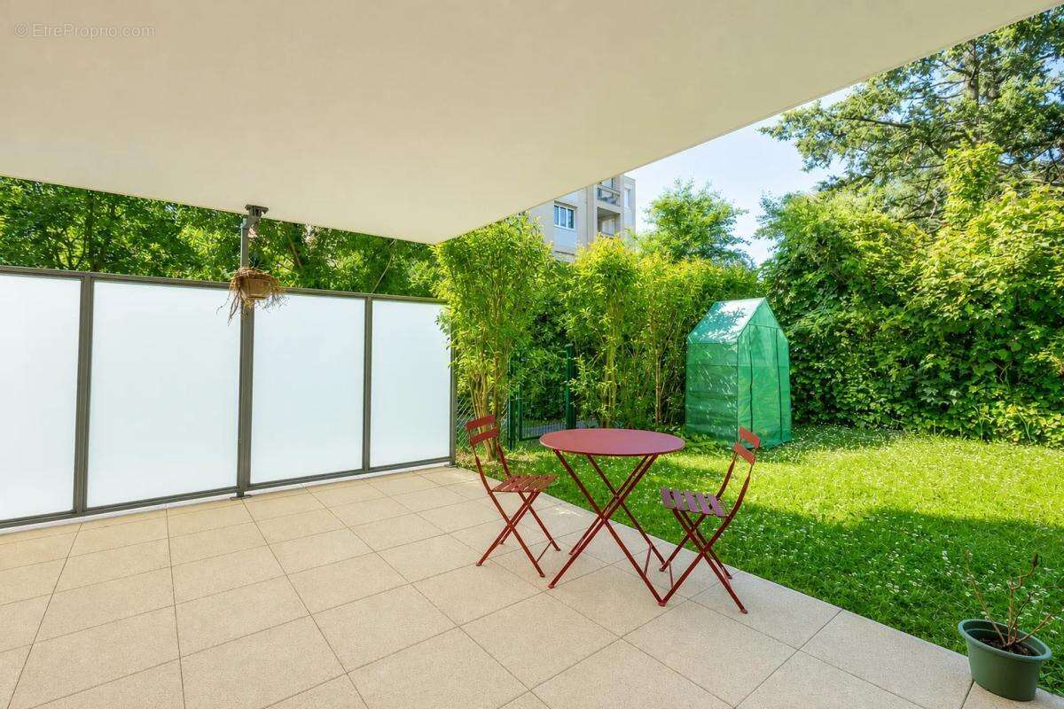 Appartement à DECINES-CHARPIEU