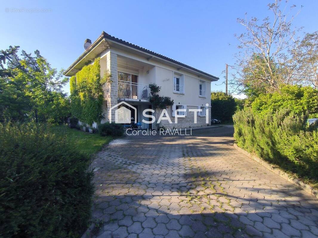 Photo 1 - Maison à ROULLET-SAINT-ESTEPHE