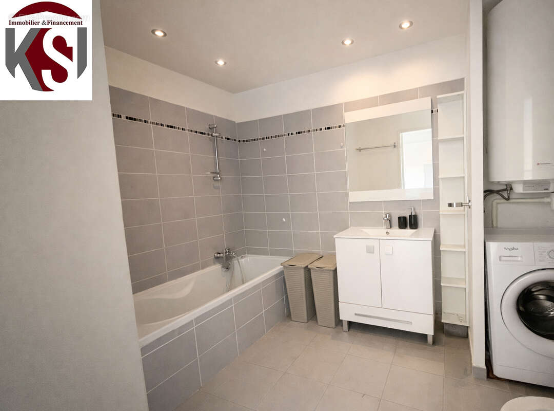 Appartement à SEILLONS-SOURCE-D'ARGENS