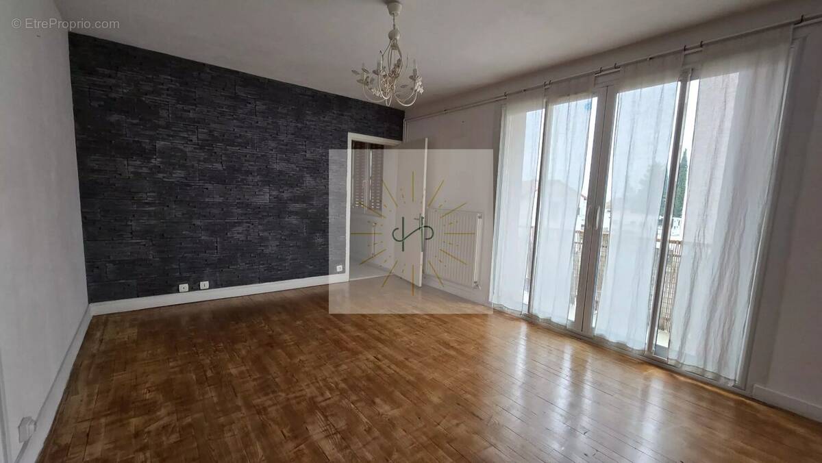 Appartement à ROMANS-SUR-ISERE