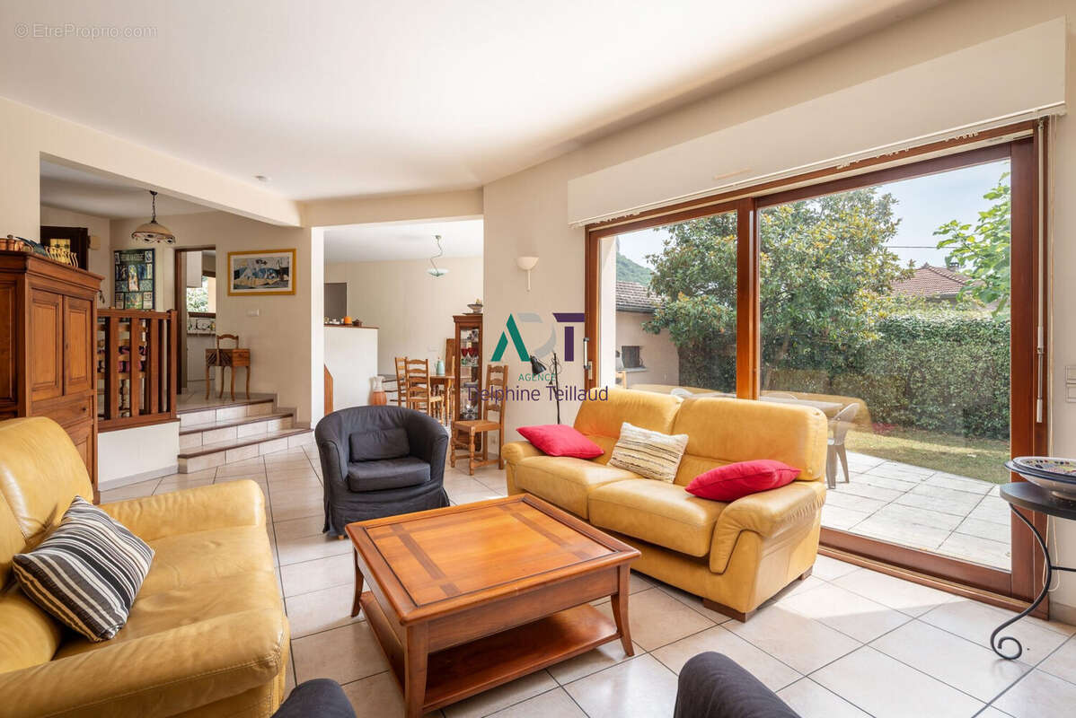 Maison 152 m² à Saint-Egreve  - photo 9