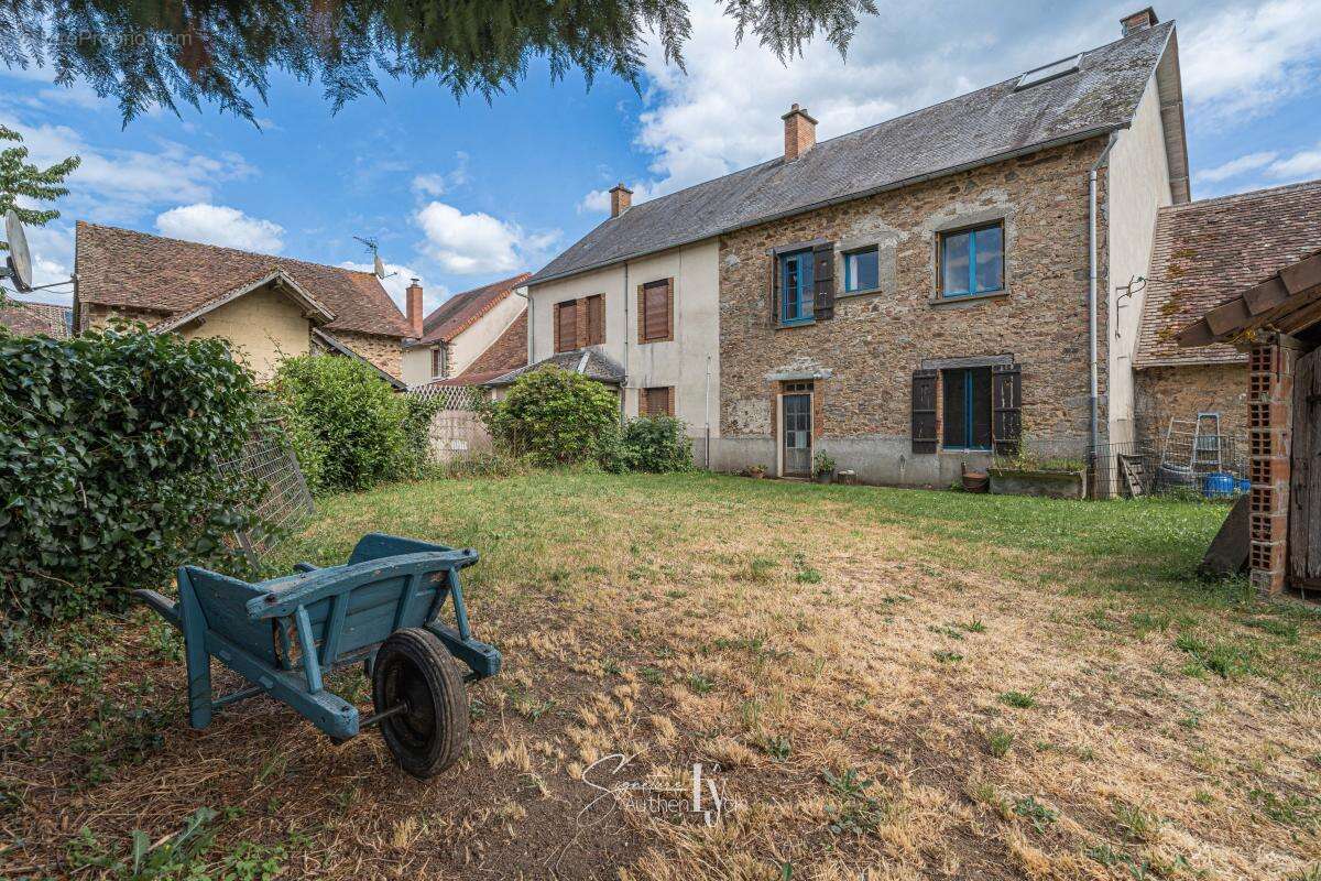 Maison 106 m² à Meuzac  - photo 13