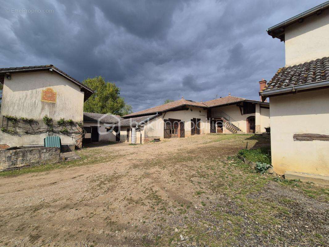 Ancienne ferme avec terrain - photo 9