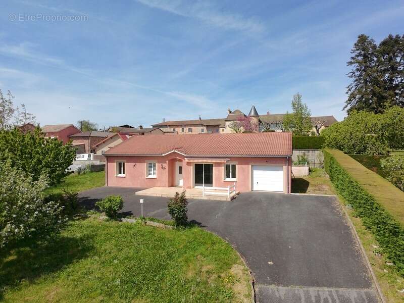 Maison à CHAUFFAILLES