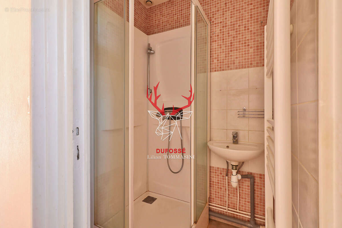 Appartement à LA TOUR-DE-SALVAGNY