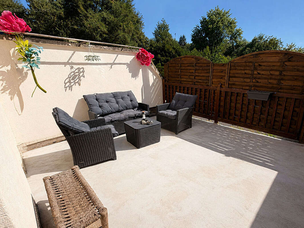 EN EXCLUSIVITÉ CHEZ COMEBACK IMMOBILIER : Appartement de 89m2 - 3 pièces à La Chapelle-en-Serval ! - photo 2