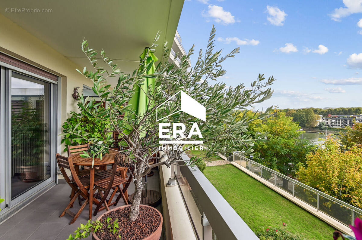 Appartement à COURBEVOIE