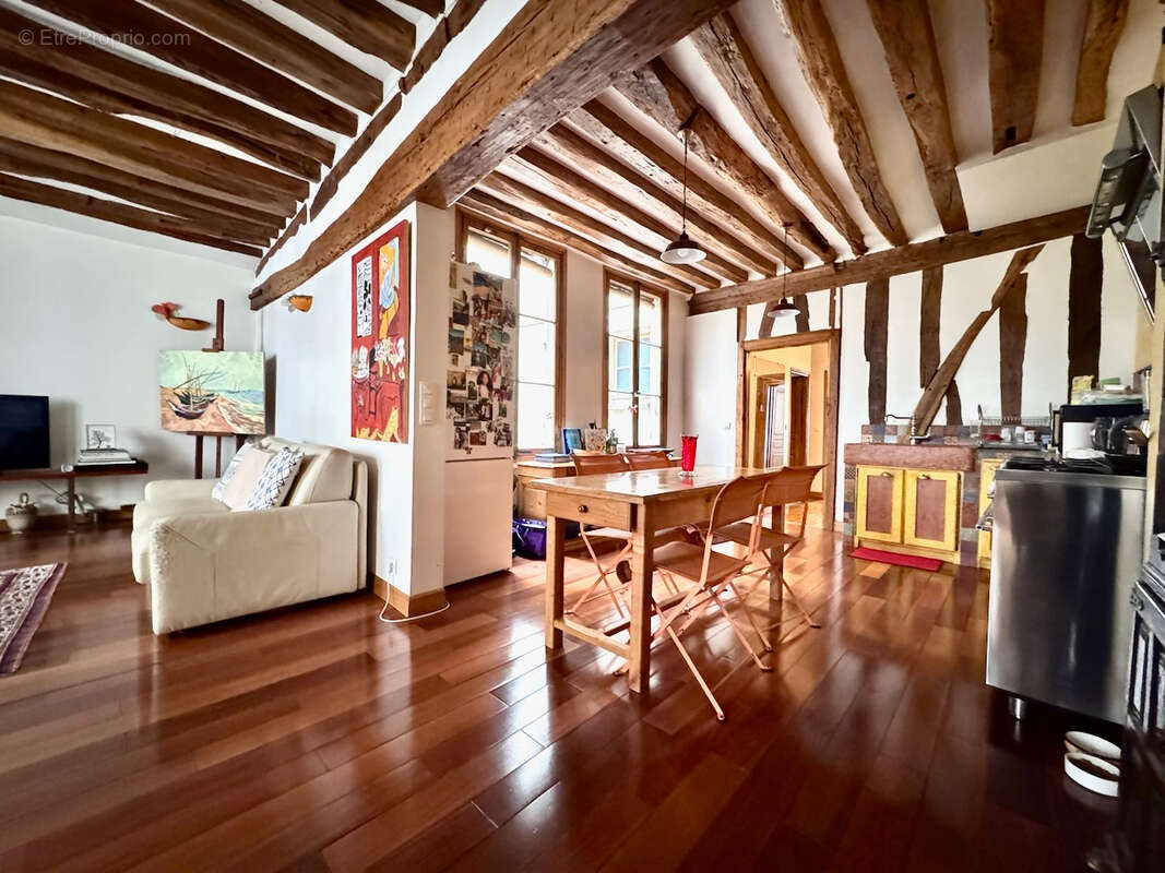 Appartement à PARIS-2E