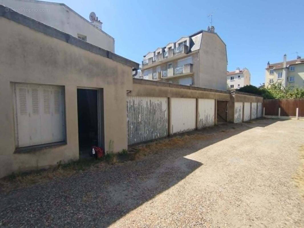 Parking à LA GARENNE-COLOMBES