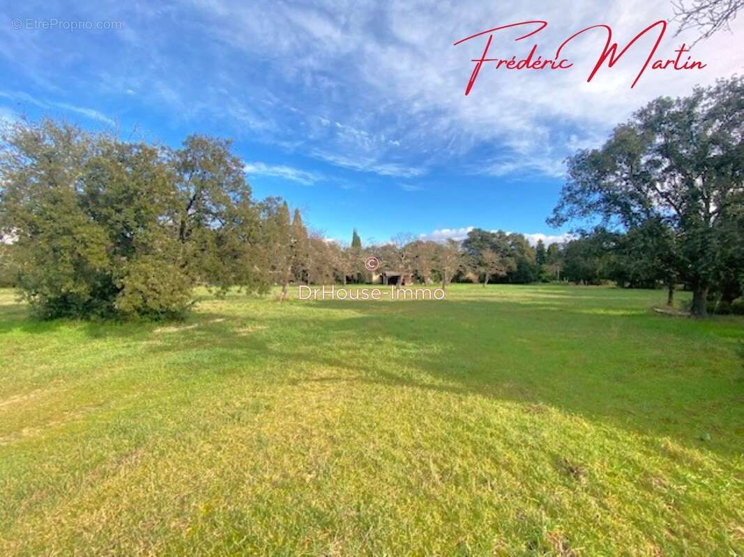 Terrain à UZES