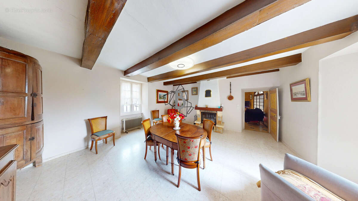 Maison à MIRANDOL-BOURGNOUNAC