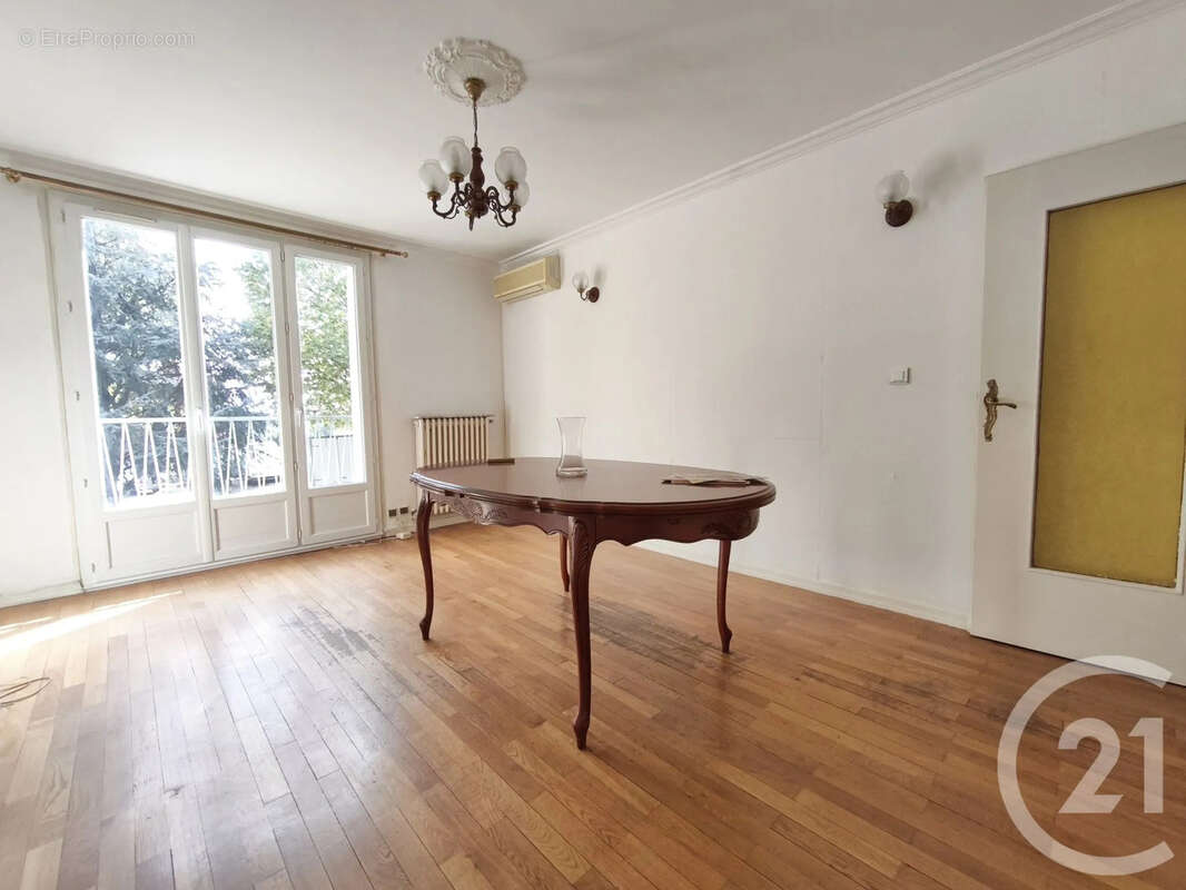 Appartement à SAINT-FONS