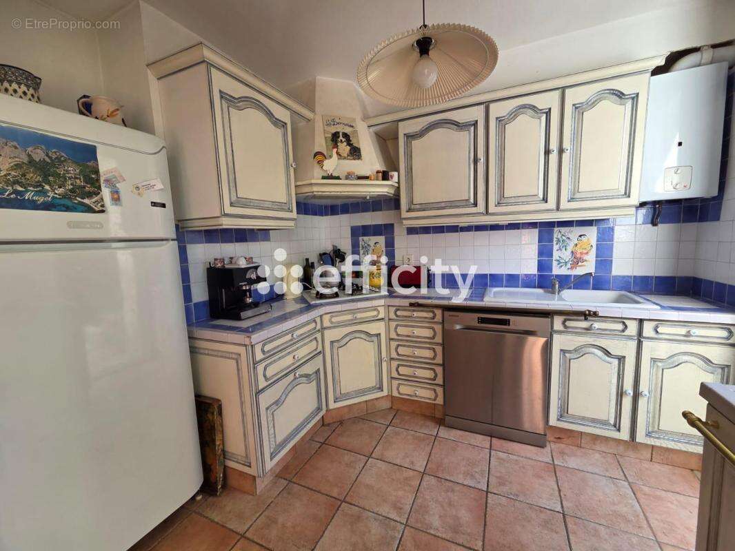 Appartement à SAINT-CYR-SUR-MER