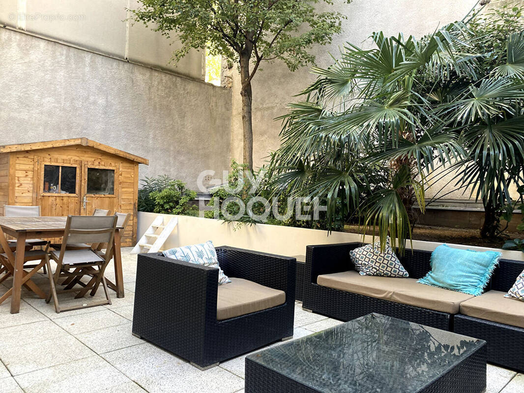 Appartement à PARIS-15E