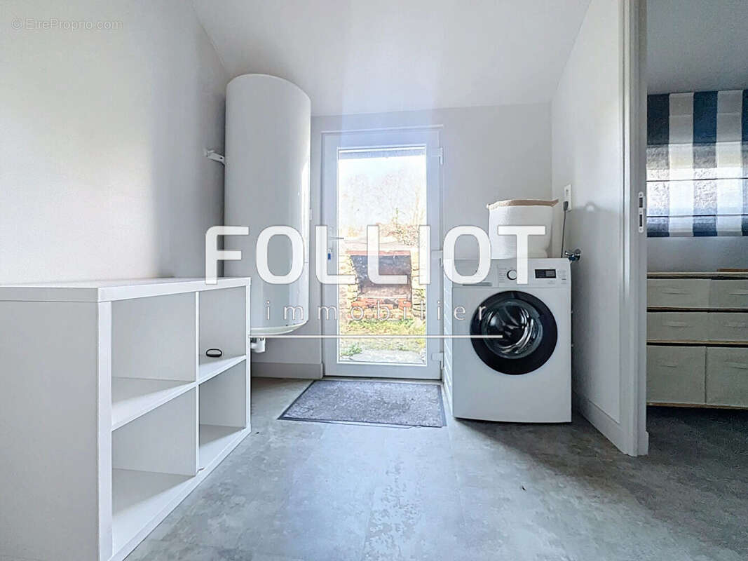 Maison à LES MOITIERS-D'ALLONNE