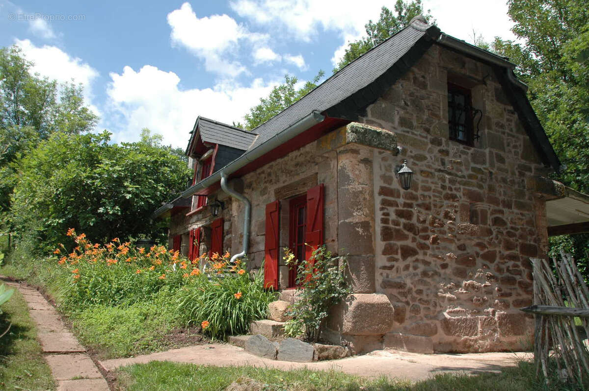 Maison à SAINT-BONNET-LA-RIVIERE