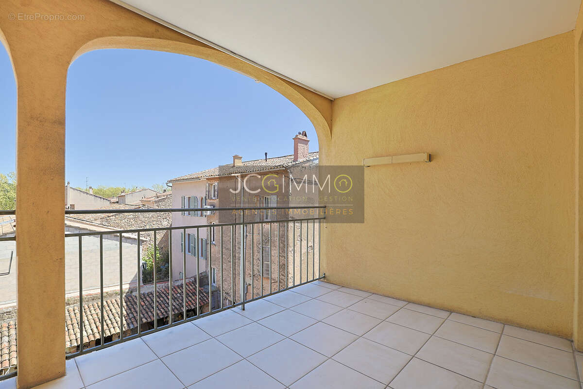 Appartement à PUGET-VILLE
