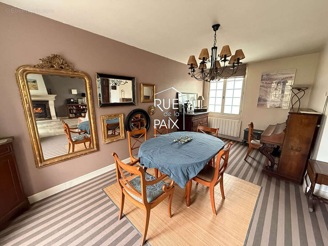 Maison à SAINT-GERVAIS-LES-TROIS-CLOCHERS