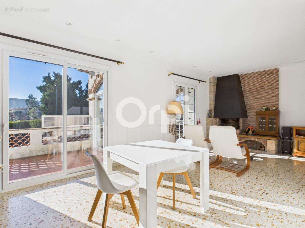 Maison à MANDELIEU-LA-NAPOULE