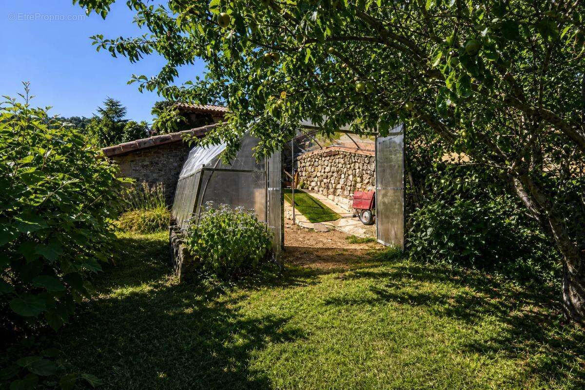 Un écrin de nature pour une belle demeure de caractère - photo 24