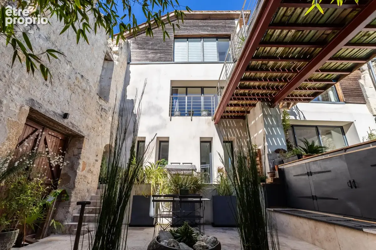 Maison de village avec jardin, piscine, garage et atelier - photo 3