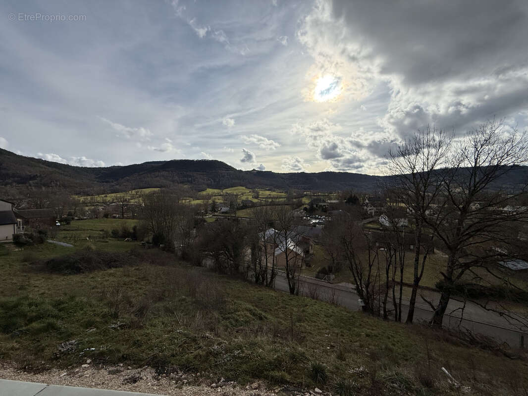 Maison à SAINT-LAURENT-D'OLT