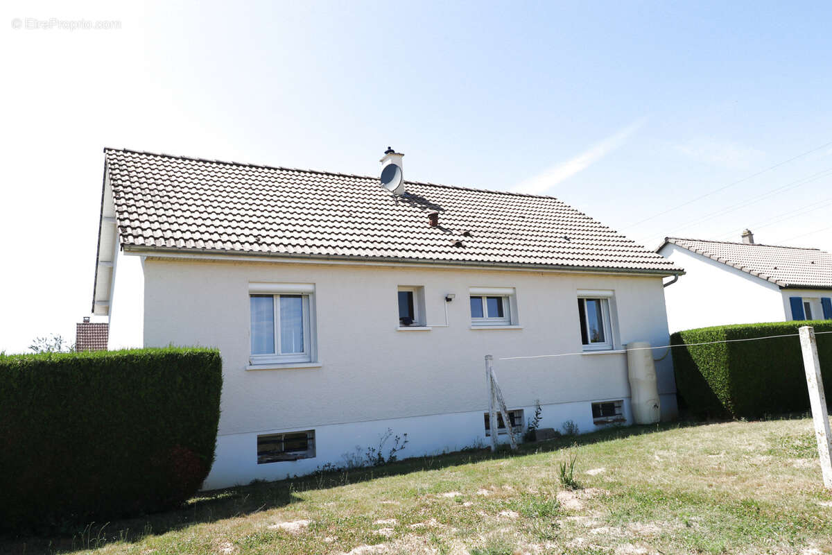 Maison à COURVILLE-SUR-EURE