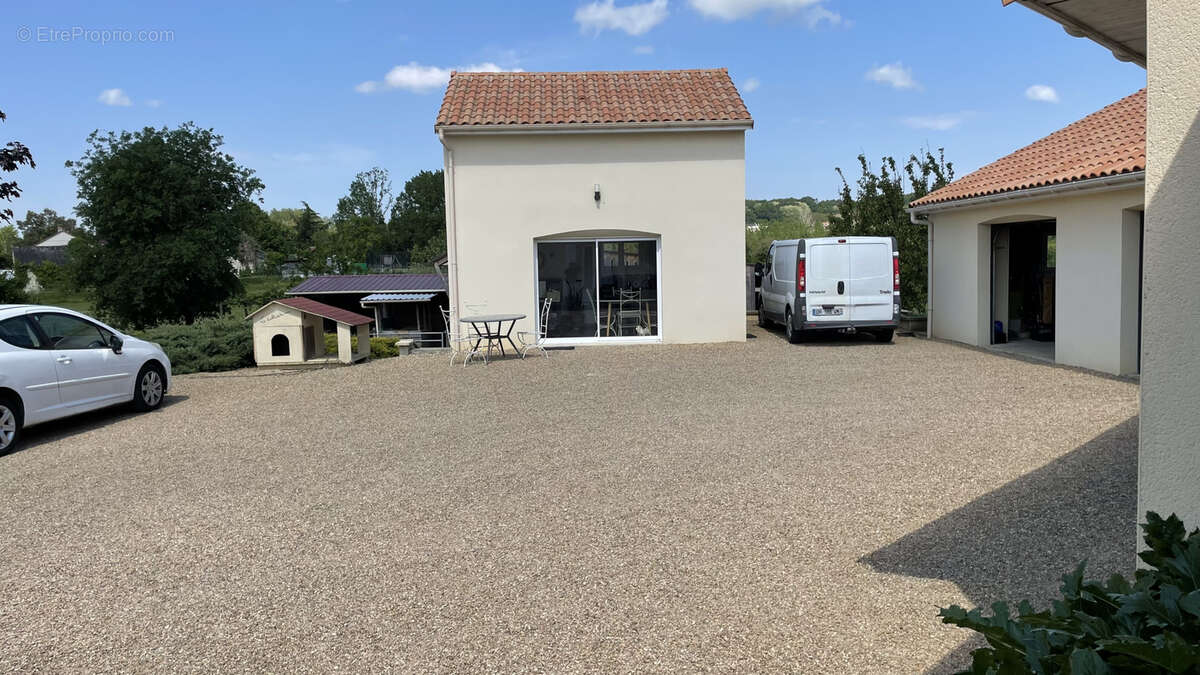 Maison à THURE