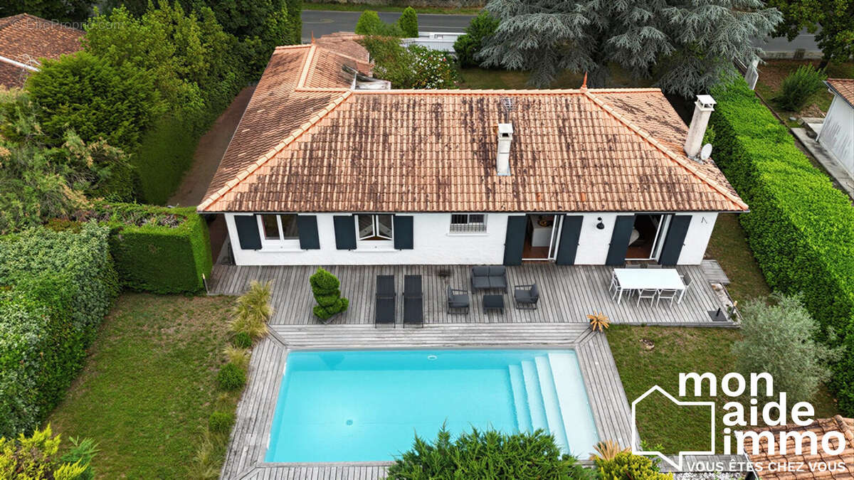 Maison à CAMBLANES-ET-MEYNAC