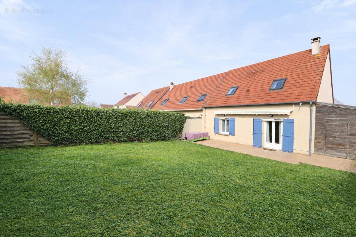 Maison à ECQUEVILLY