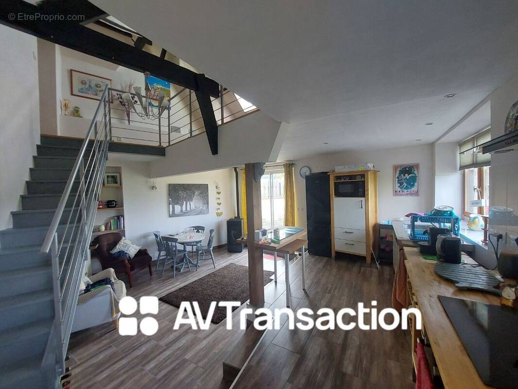 Maison à MESLAY-DU-MAINE