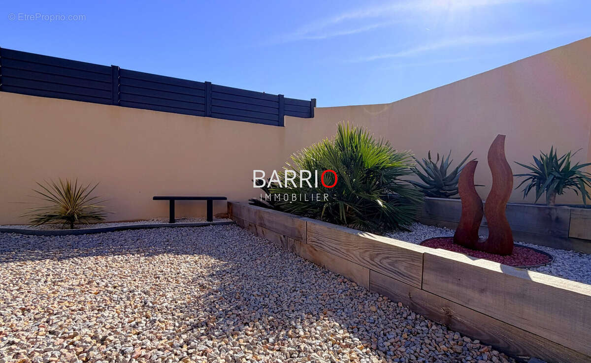 Maison à VILLELONGUE-DELS-MONTS