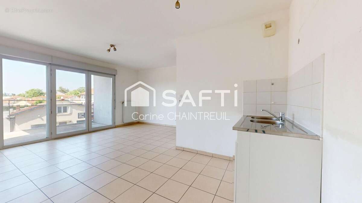 Photo 3 - Appartement à DECINES-CHARPIEU