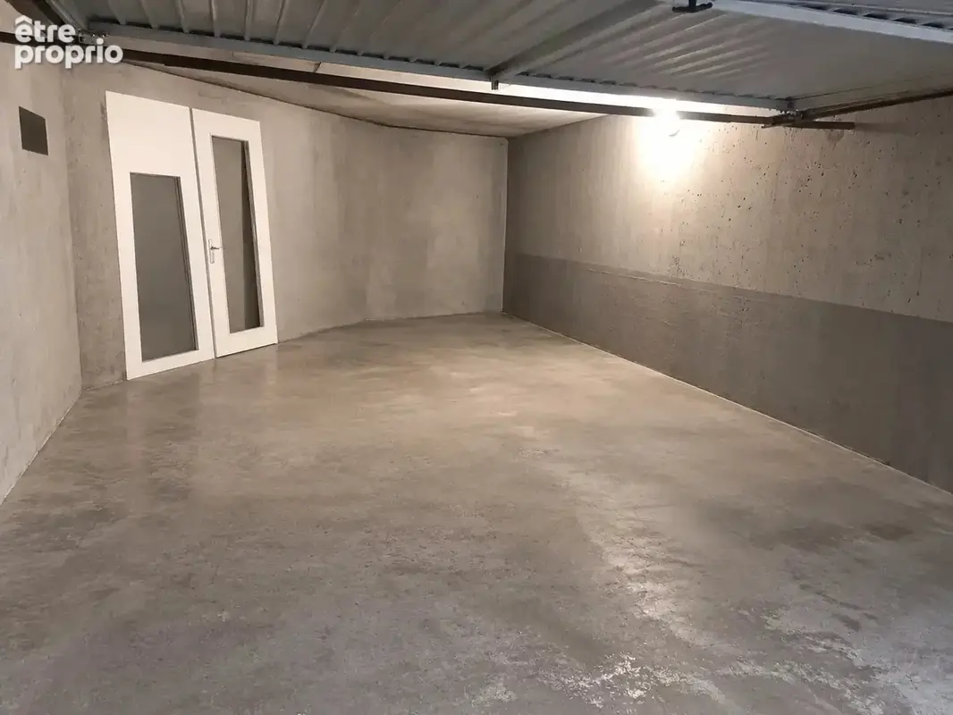 AULNAY SOUS BOIS BOX environ 22 m² centre ville - photo 4