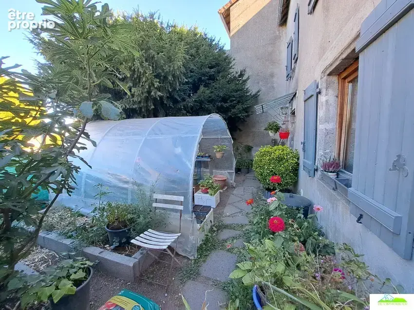 Maison 4 pièces 104 m² à vendre à Manzat (63410) - photo 2