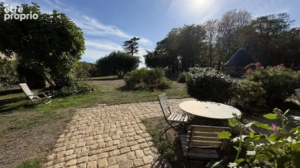 Manoir du xv ème avec dépendances - photo 22
