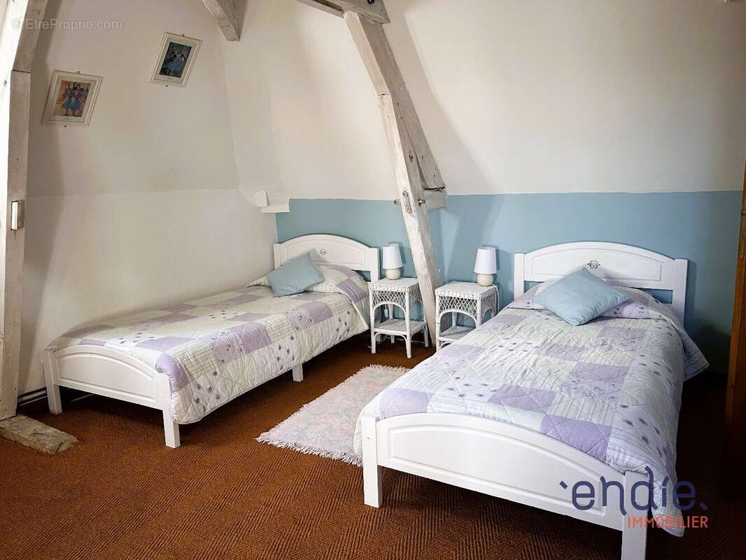 Maison à SAINT-REMY-SUR-CREUSE