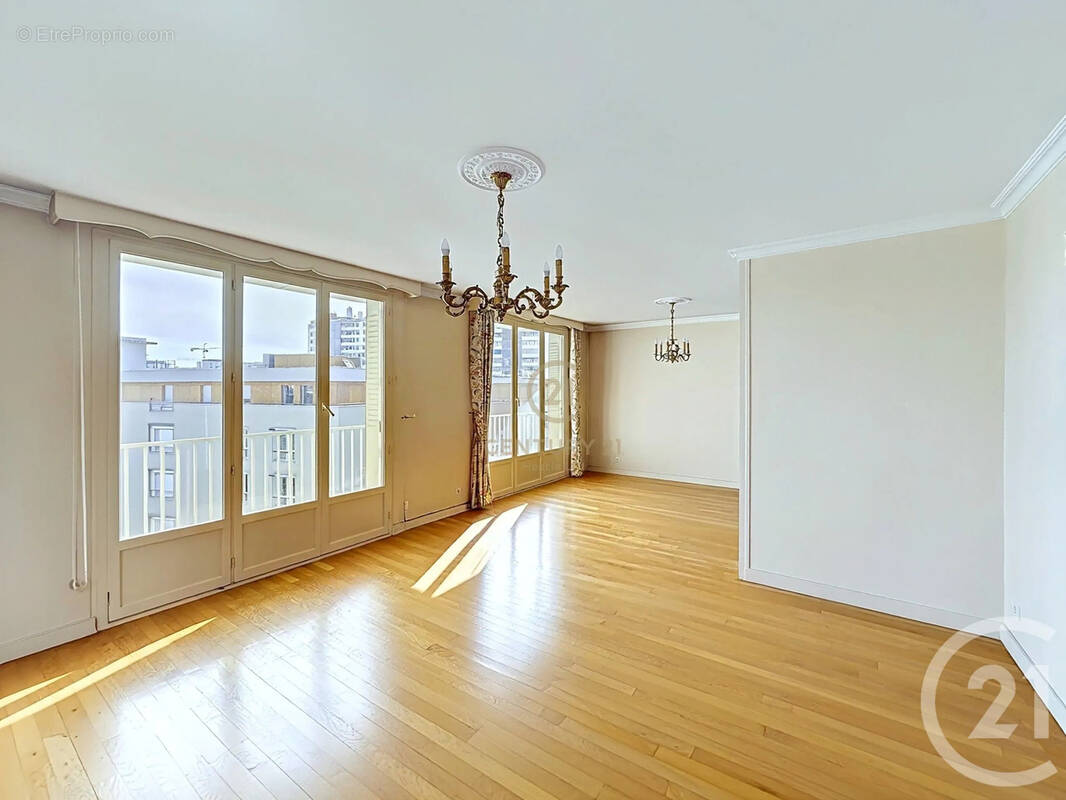 Appartement à LYON-8E