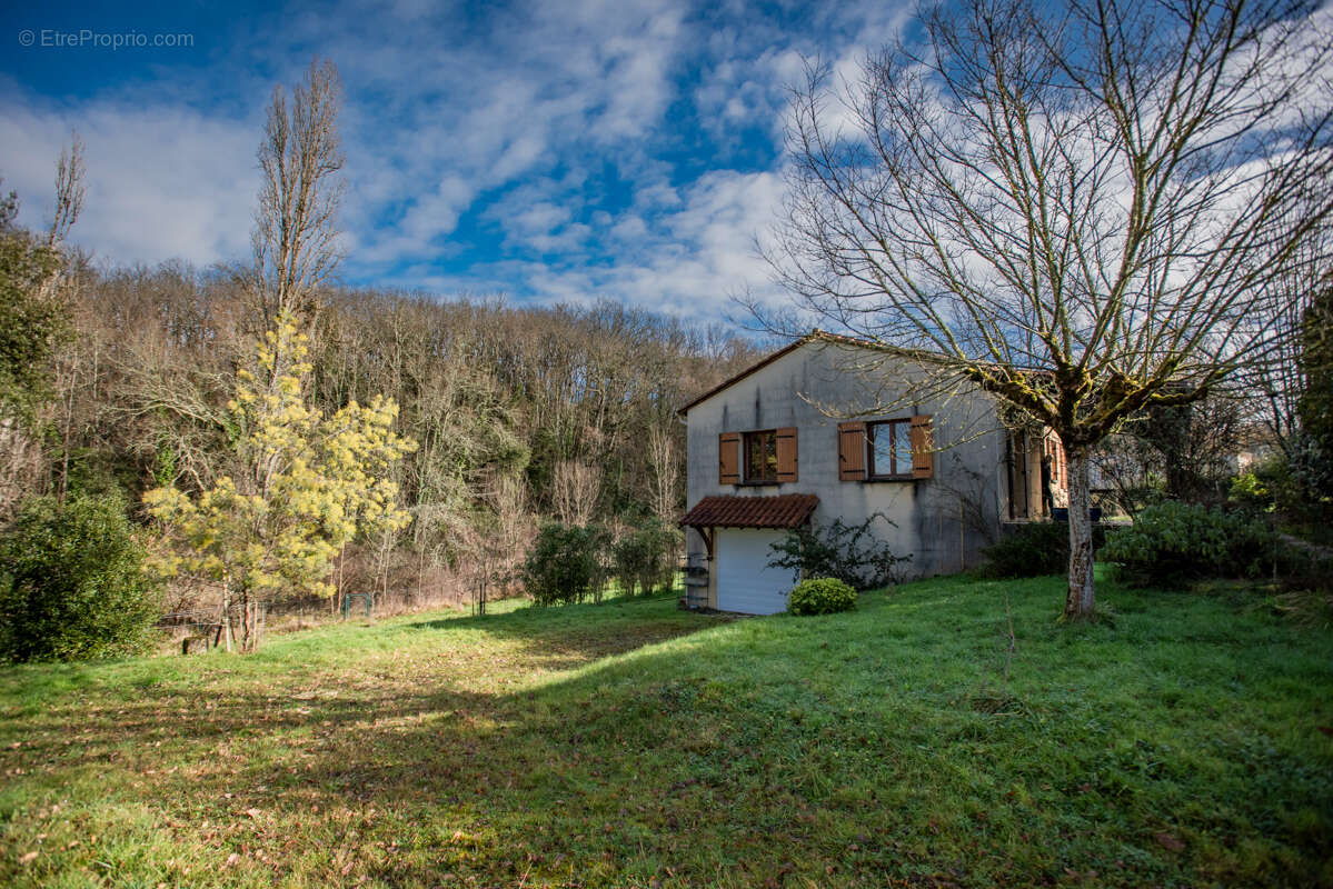 Maison individuel, +/-80 m2 , grande sous-sol 6pieces,  3 chambres, atelier en bois, jardin et forets - photo 18