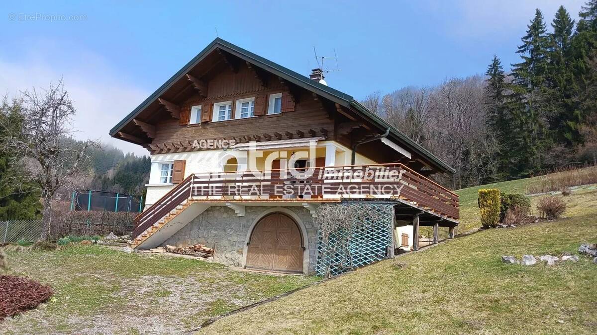 Maison à ARACHES-LA-FRASSE