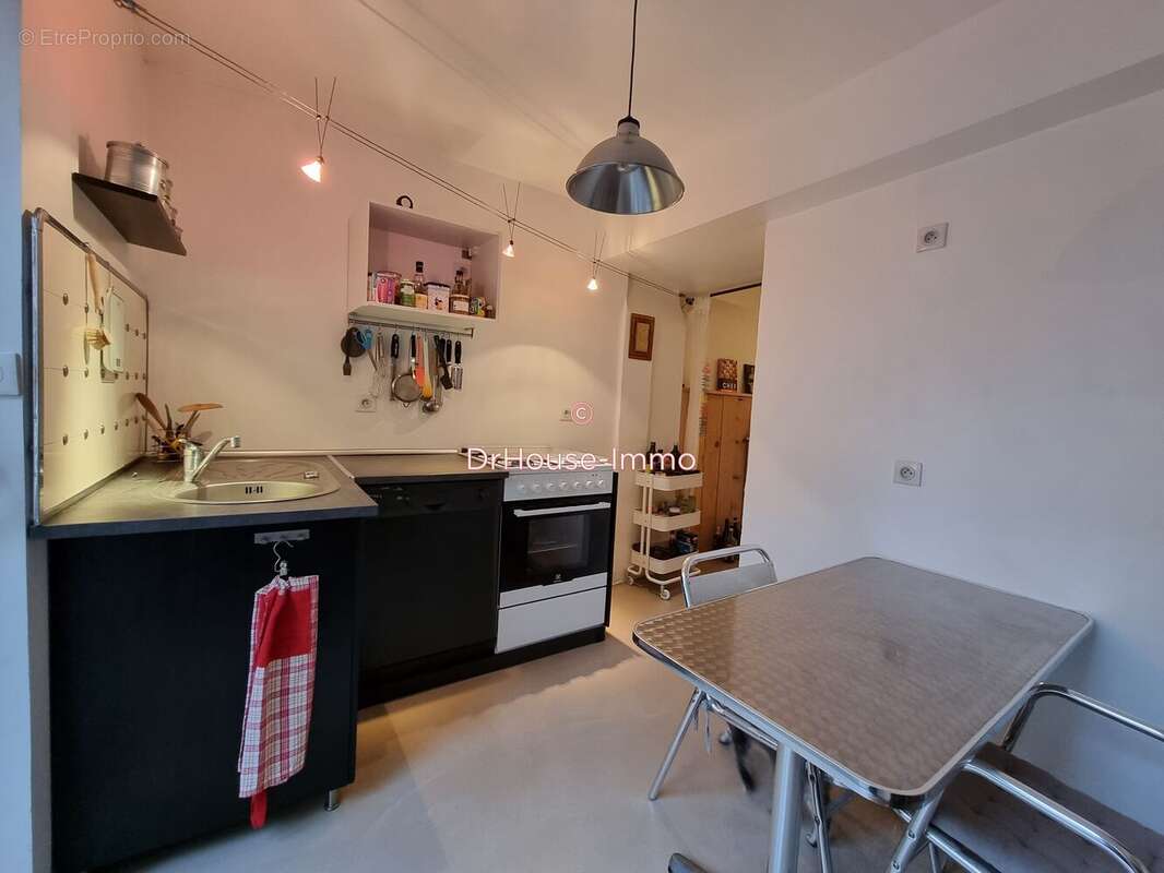 Maison 190 m² à Remoulins  - photo 4