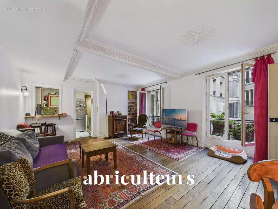 Appartement à PARIS-10E