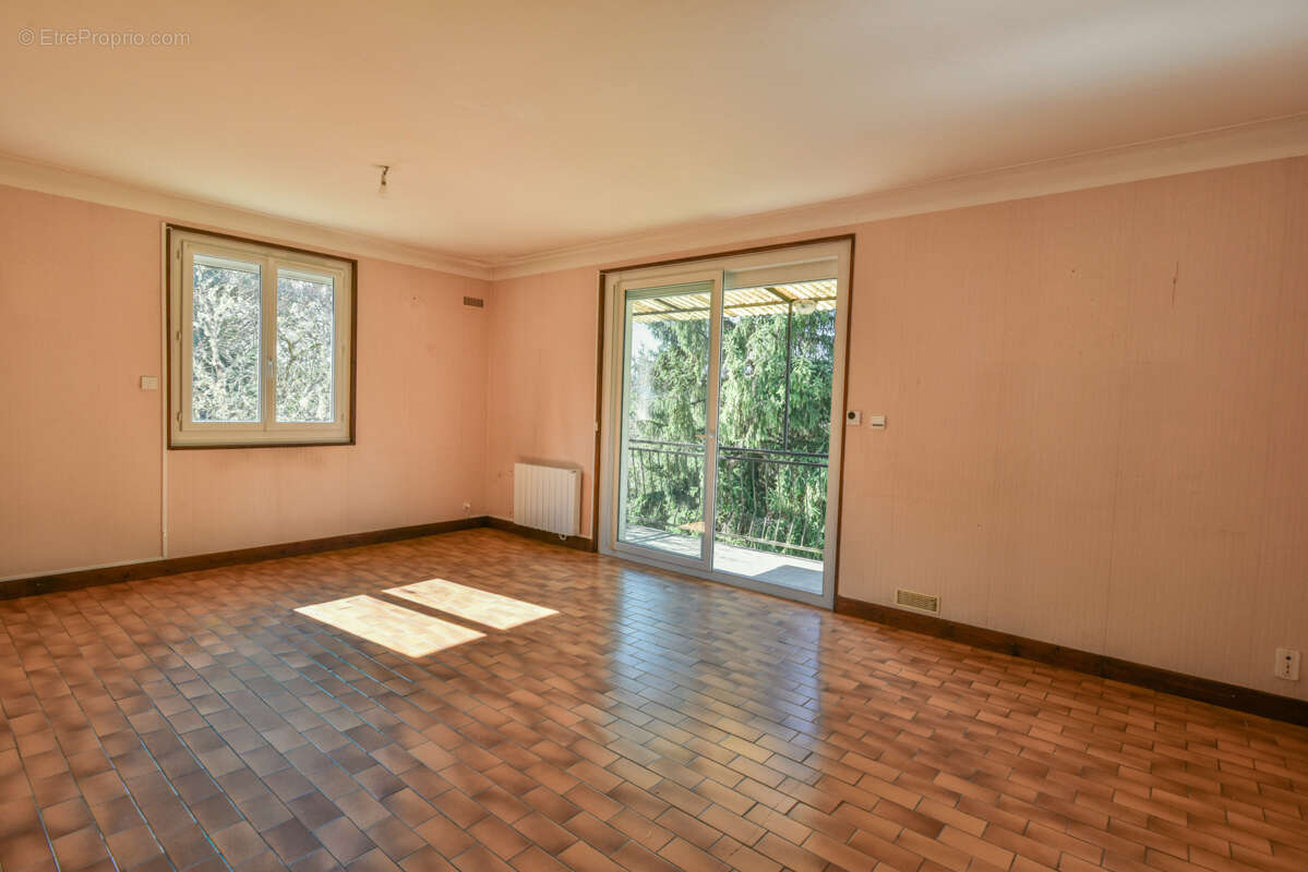 Maison  5 pièce(s) 98 m2 plein pied, 3ch, grande sous sol, jardin 1977M2 - photo 7