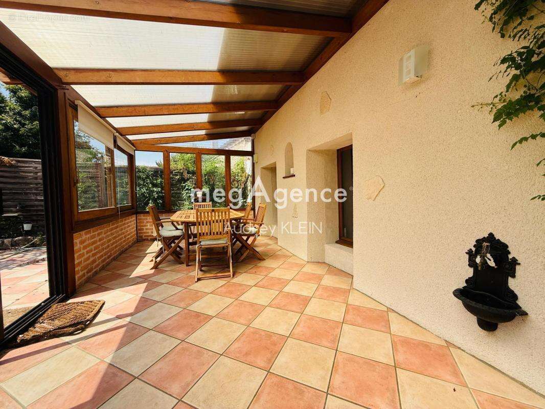 Spacieuse maison familiale avec garage, dépendance et jardin - photo 11