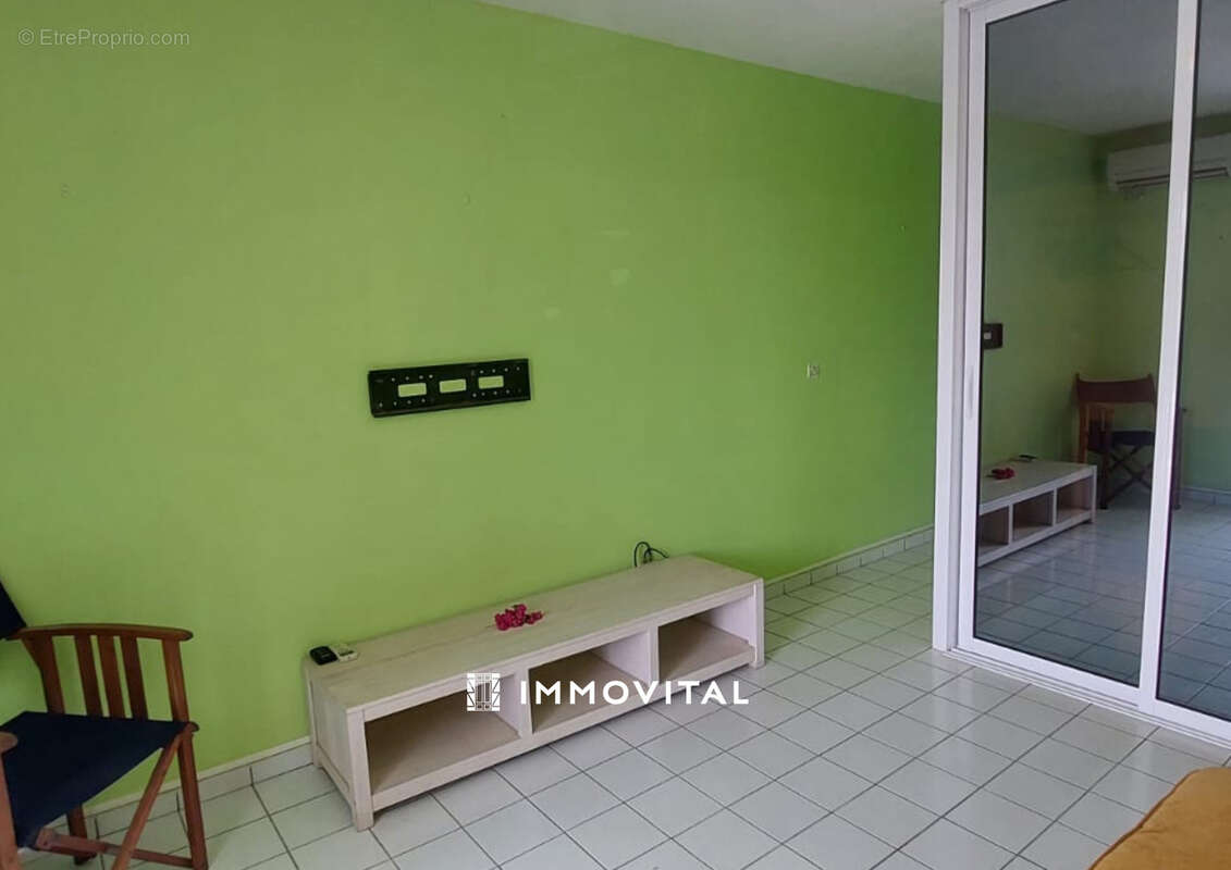 À VENDRE   Studio avec petite vue mer   Résidence sécurisée au Moule - photo 6