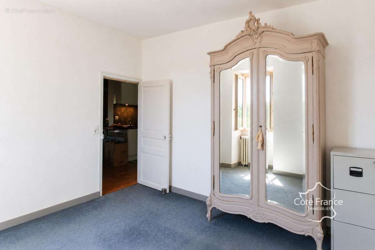 Authentique maison en pierre avec dépendances, puits, citern - photo 6