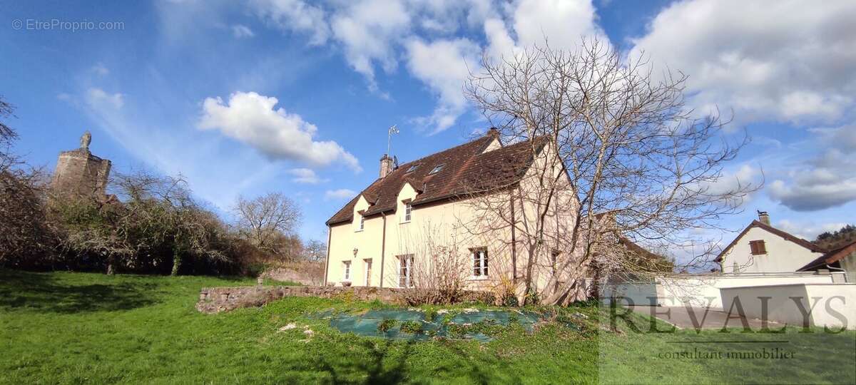 Maison à AUTUN