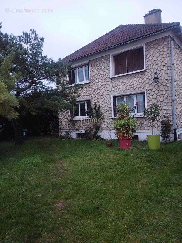 Maison à LES MUREAUX