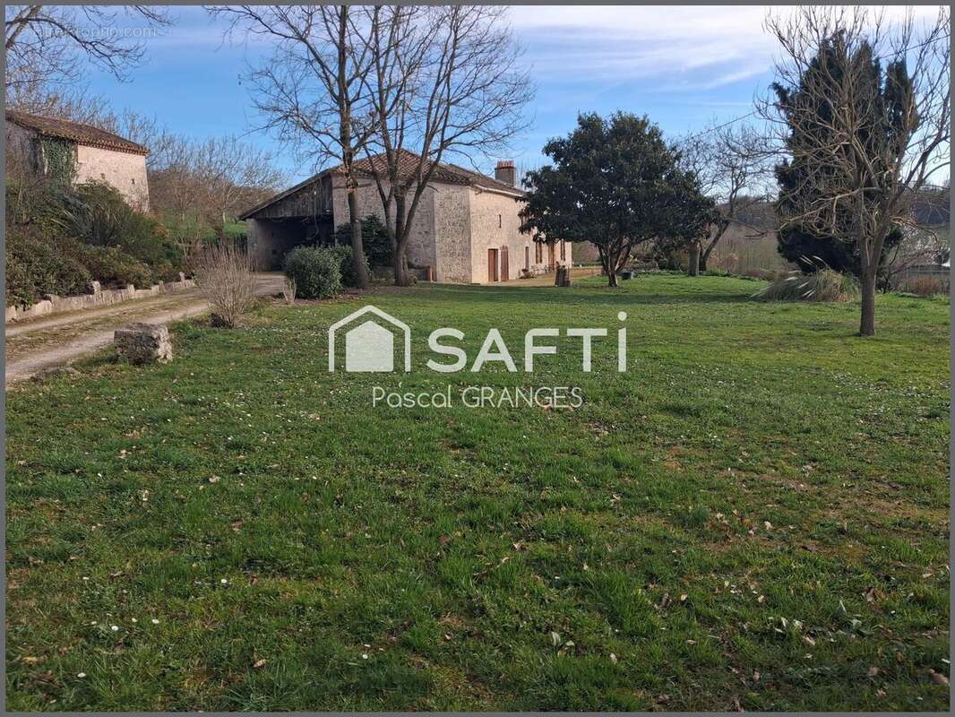 Photo 2 - Maison à GALAPIAN