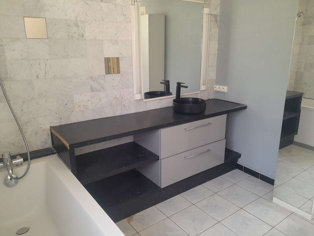 Appartement de standing vue ville et mer - photo 9